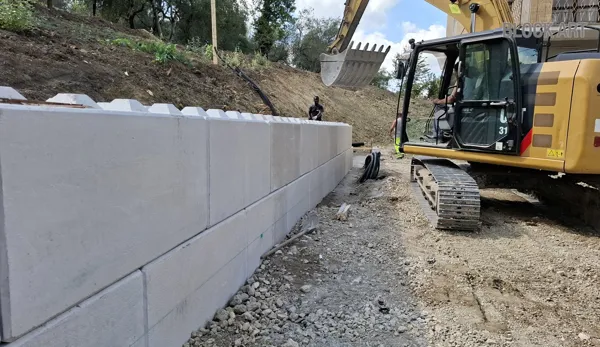 Costruisci il domani in un baleno: muro a secco con blocchi in calcestruzzo "Block Art"
