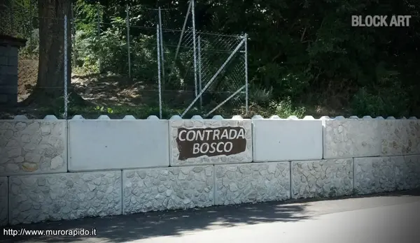 Arredo urbano modulare con blocchi in calcestruzzo ad incastro