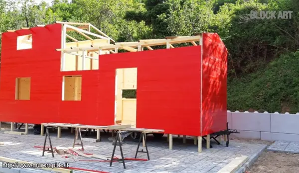 Recinzione modulare realizzata con blocchi in calcestruzzo ad incastro